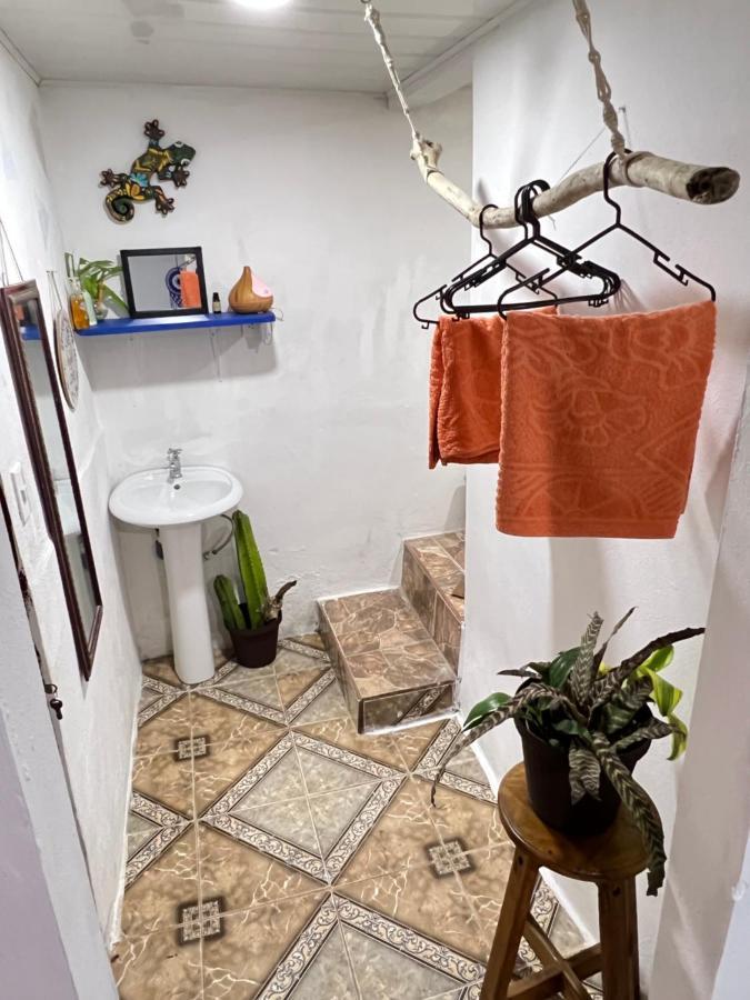 Bato'S Albergue Quepos Exterior foto